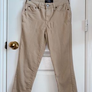 woman’s aeropostale khaki pants